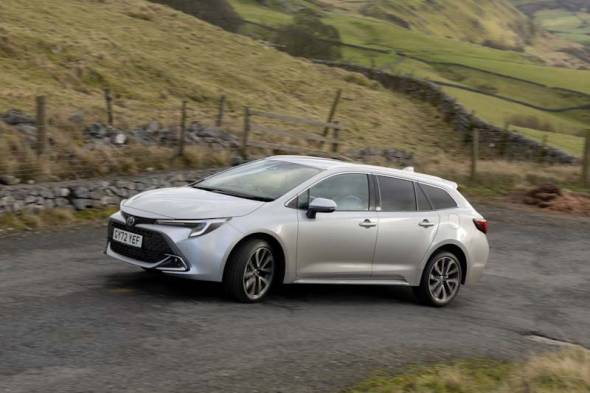 Toyota Corolla 1.8 Hybrid review