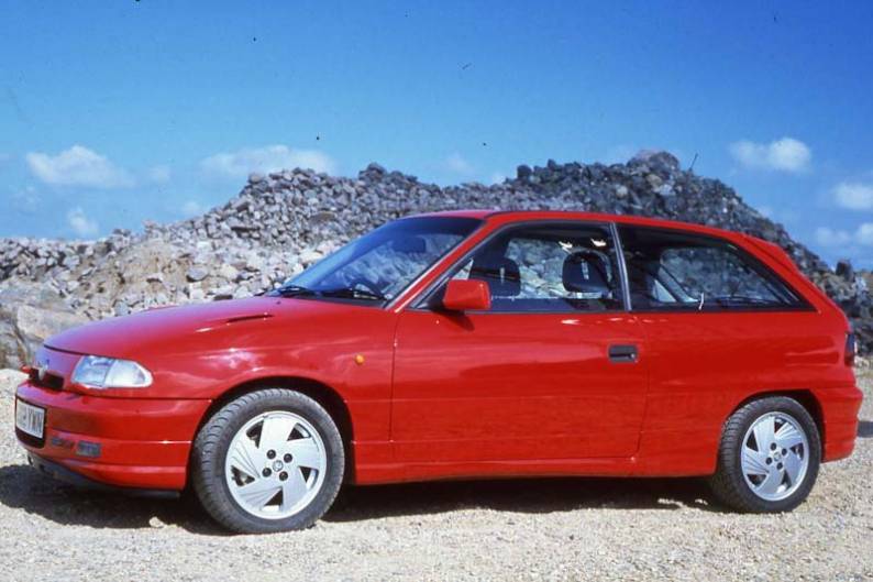 Vauxhall Astra (1991 - 1998) used car review