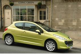 Peugeot 207 (2006 - 2009) used car review