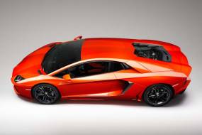 Lamborghini Aventador LP700-4 review