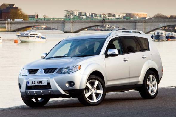 Mitsubishi Outlander (2010 - 2012) used car review