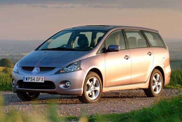 Mitsubishi Grandis (2004 - 2009) used car review