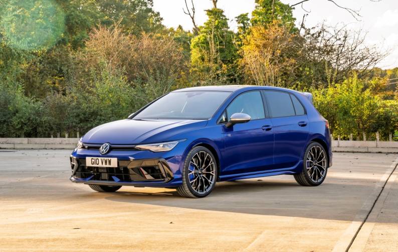 Volkswagen Golf R Review 2025: Prices, specs & verdict
