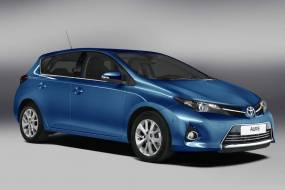 Toyota Auris (2010 - 2013) used car review
