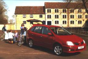 Nissan Almera Tino (2000 - 2006) used car review