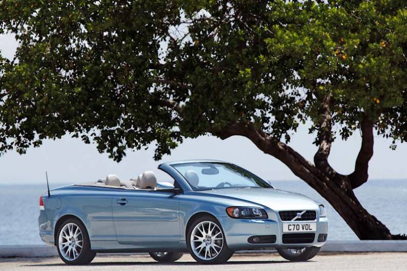 Volvo C70 Convertible (1999 - 2006) used car review
