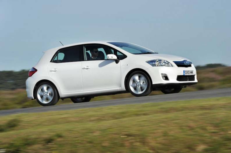 Toyota Auris Hybrid (2010 - 2013) used car review