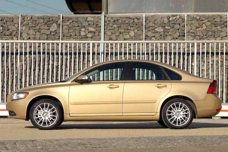 Volvo S40 (2004 - 2012) used car review