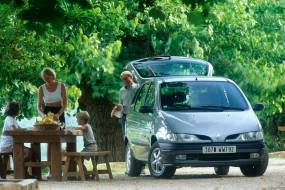 Renault Scenic (1999 - 2003) used car review