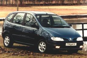 Renault Megane Scenic (1997 - 1999) used car review