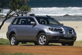 Mitsubishi Outlander (2003 - 2007) used car review