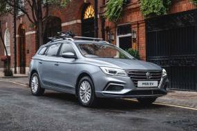 MG5 EV Long Range (2021 - 2022) used car review