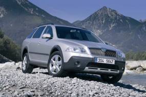 Skoda Octavia Scout (2007 - 2009) used car review