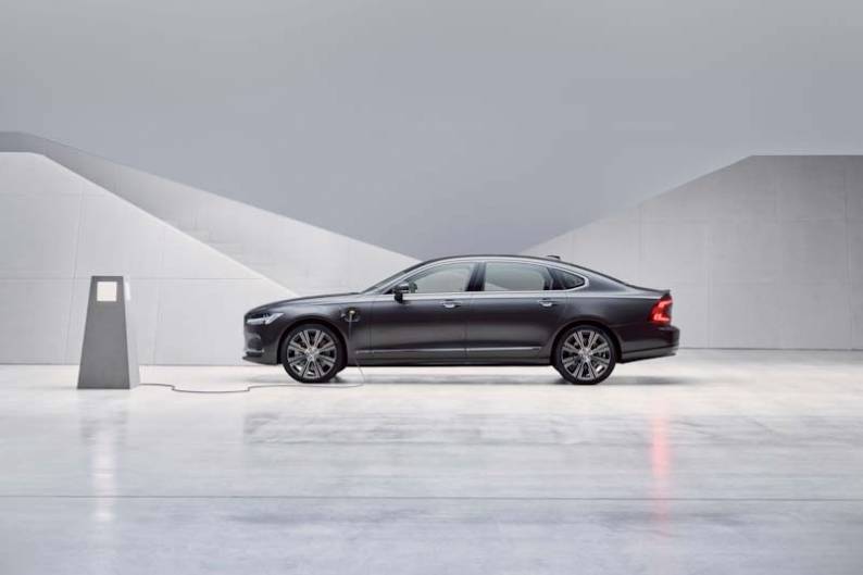 Volvo S90 Recharge T8 Plug-In Hybrid AWD (2020 - 2022) used car review