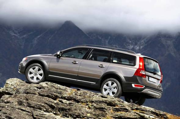 Volvo XC70 (2002 - 2007) used car review