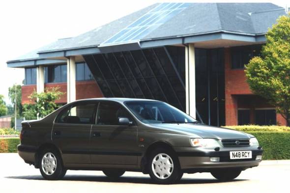 Toyota Carina E (1992 - 1997) used car review