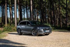 Audi Q7 60 TFSIe review
