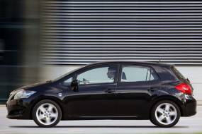 Toyota Auris (2007 - 2010) used car review