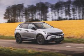 Vauxhall Grandland Plug-in HYBRID review