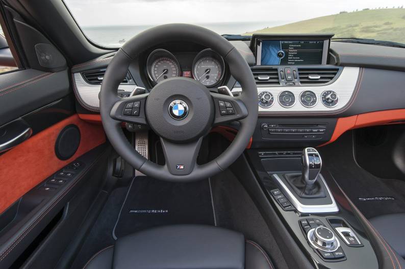 BMWZ4sDrive18i0313%20int_794_529_70.jpg