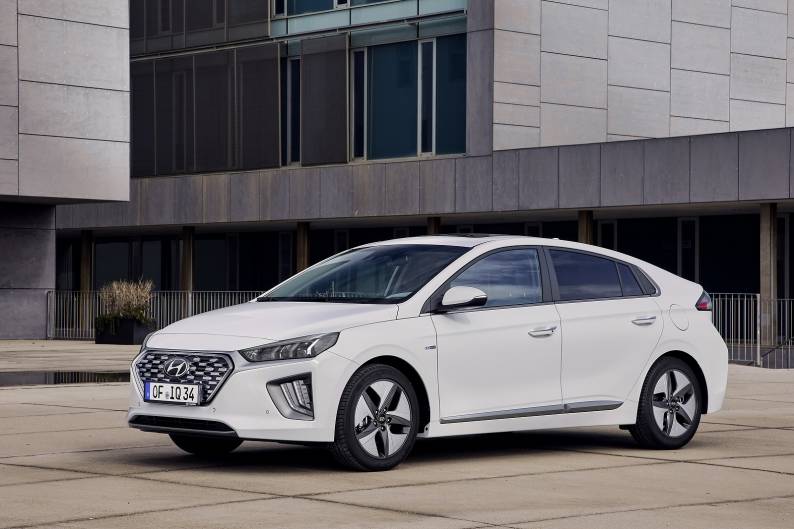 Hyundai Ioniq Hybrid Review Car Review Rac Drive