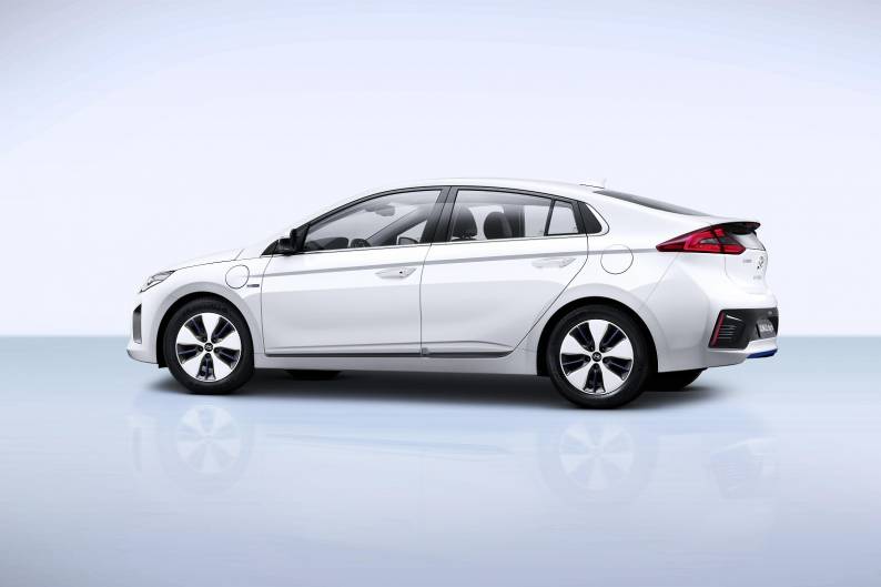 Hyundai Ioniq Plug In Review Car Review Rac Drive