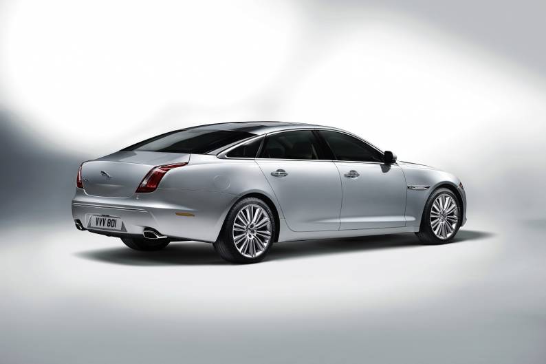 Jaguar Xj 3 0d V6 Long Wheelbase Review Car Review Rac Drive