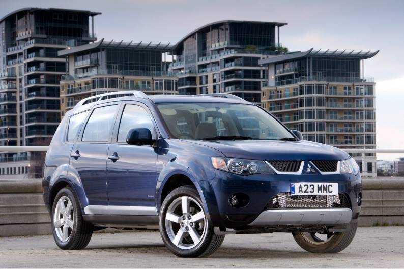 Mitsubishi Outlander 2007 2010 Used Car Review Car Review