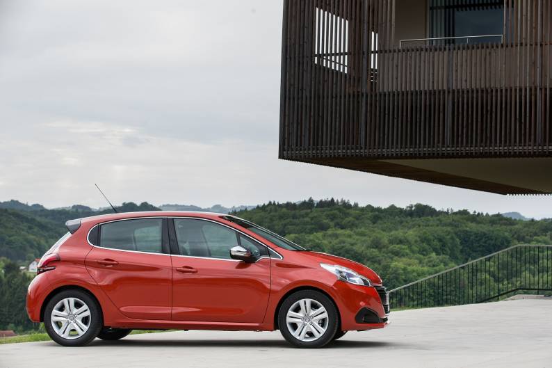 Peugeot 208 1 6l Bluehdi 75 Review Car Review Rac Drive