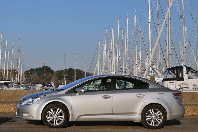 Toyota Avensis 2009 2011 Used Car Review Car Review Rac Drive
