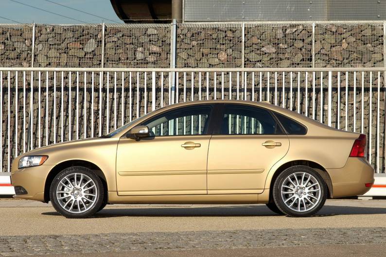 Volvo S40 2004 2012 Used Car Review Car Review Rac Drive