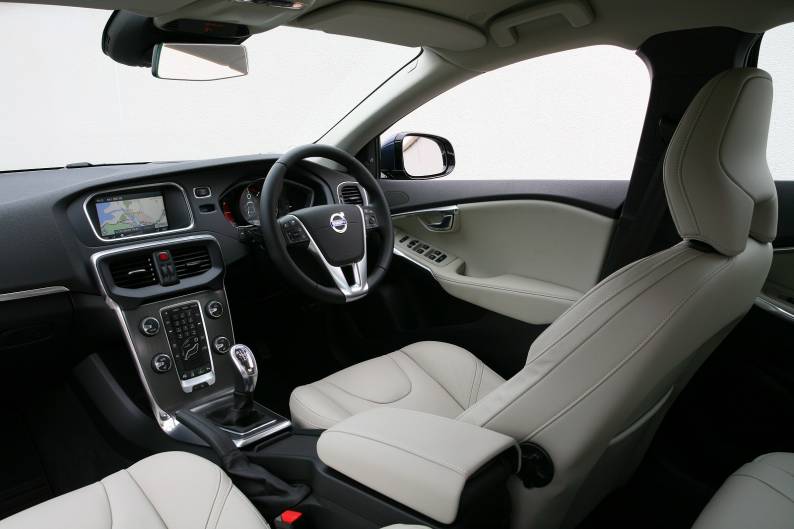 Volvo V40 2012 2014 Used Car Review Car Review Rac Drive