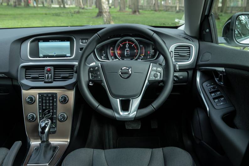 Volvo V40 Cross Country Review Car Review Rac Drive