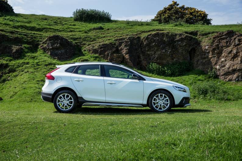 Volvo V40 Cross Country T5 Awd Review Car Review Rac Drive