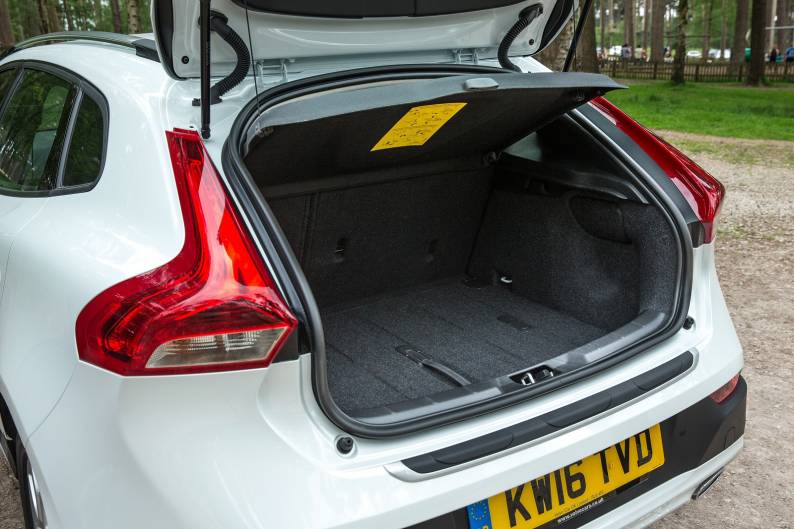 Volvo V40 Cross Country T5 Awd Review Car Review Rac Drive