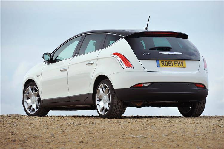 Chrysler Delta 2011 2015 Used Car Review Car Review Rac Drive