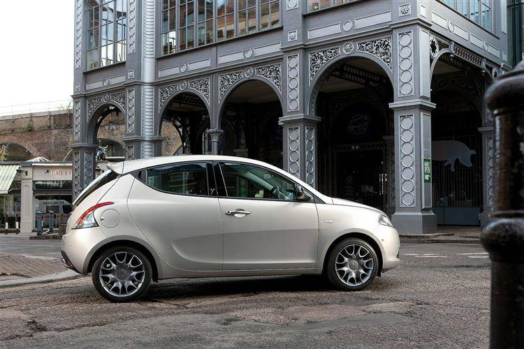 Chrysler Ypsilon 2011 2015 Used Car Review Car Review Rac Drive