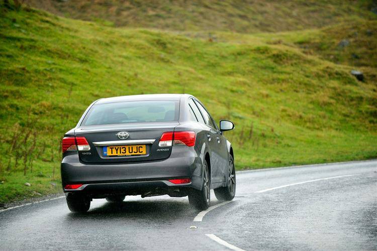 Toyota Avensis 2011 2015 Used Car Review Car Review Rac Drive
