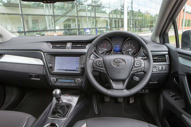 Toyota Avensis 2014 2018 Used Car Review Car Review Rac Drive