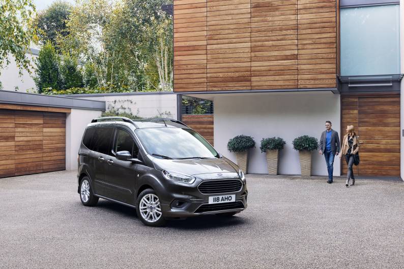 Yeni 2013 Ford Transit Tourneo Connect Otomobil