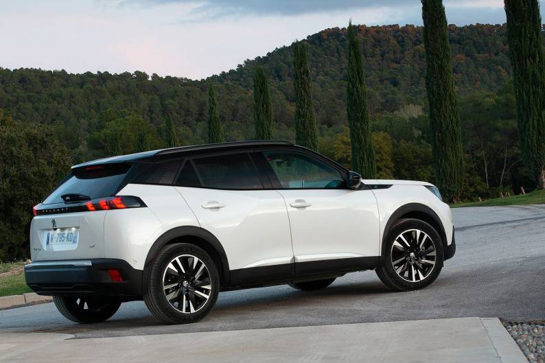 Peugeot e-2008 review | Car review | RAC Drive