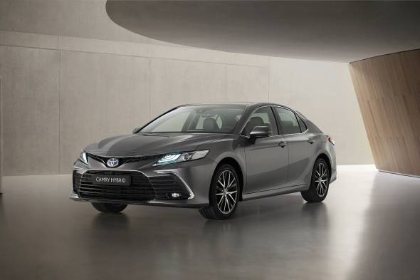 Toyota Camry Hybrid review