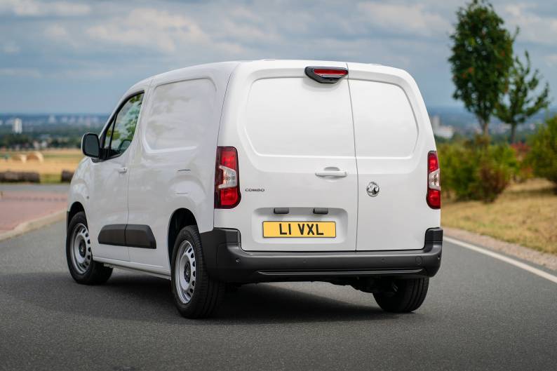 vauxhall combo cargo crew van
