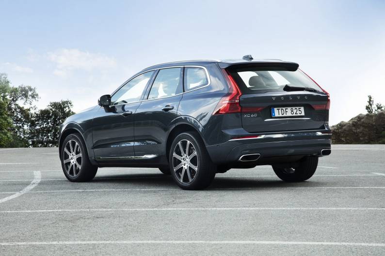 Volvo XC60 B4 review | Car review | RAC Drive