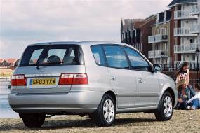 Kia Carens (2000 - 2006) used car review