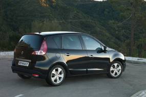 Renault Scenic (2009 - 2012) used car review