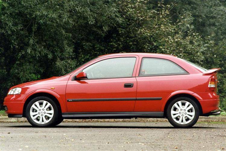 Vauxhall Astra 1998 2004 Used Car Review Car Review Rac Drive