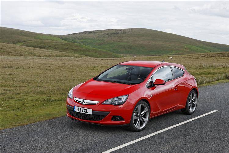 Vauxhall Astra 2012 2015 Used Car Review Car Review Rac Drive