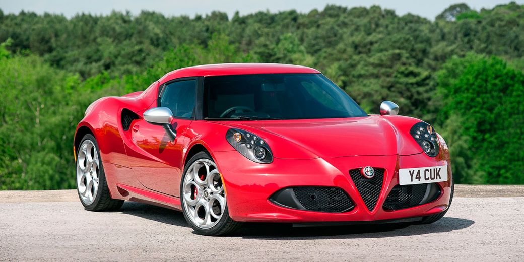 ALFA ROMEO 4C: raw driving thrills