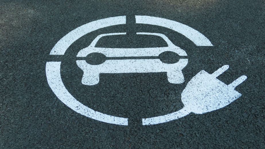 Price of public rapid EV charging remains high as charging networks build for the future and face elevated charges 